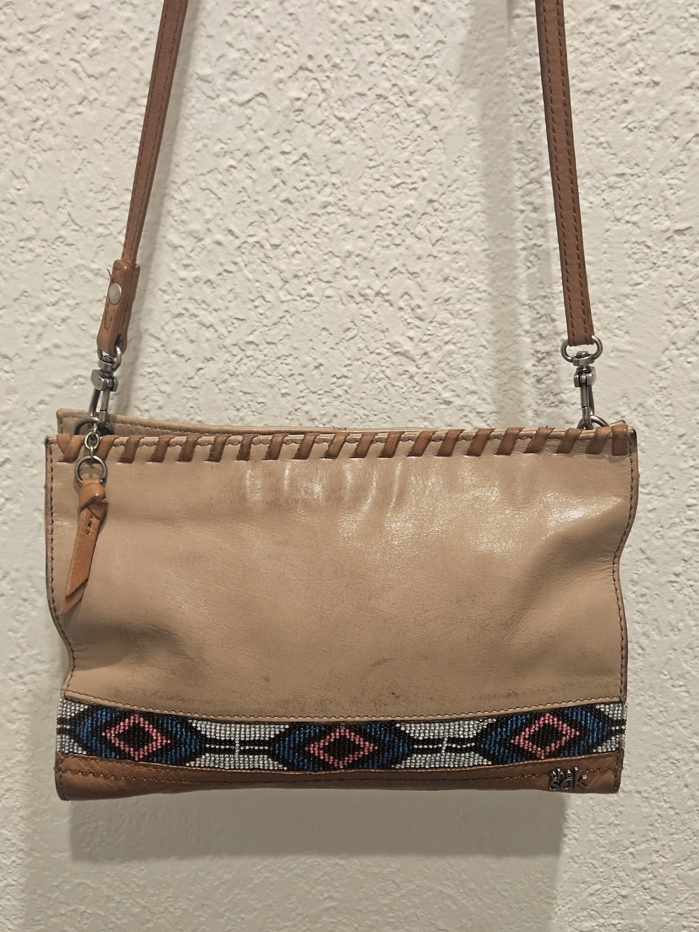 The Sak Indio Leather Crossbody Bag Southwest Beaded Accent Tan Boho Purse